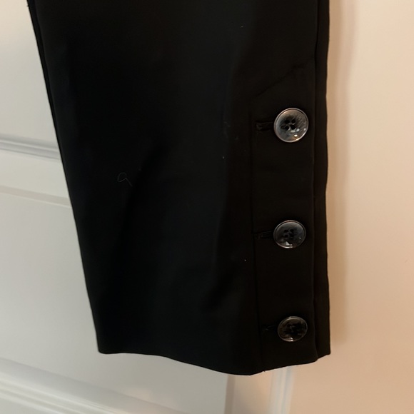 Ann Taylor black cropped pant - Picture 2 of 3